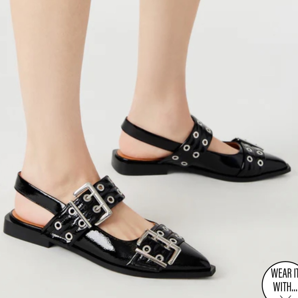Steve Madden Graya buckle shoes in black patent size 6